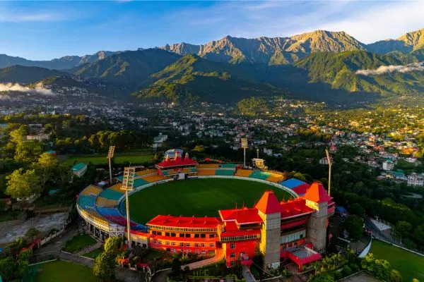 Jalandhar to Dharamshala holiday taxi service for two way family and tourist tour